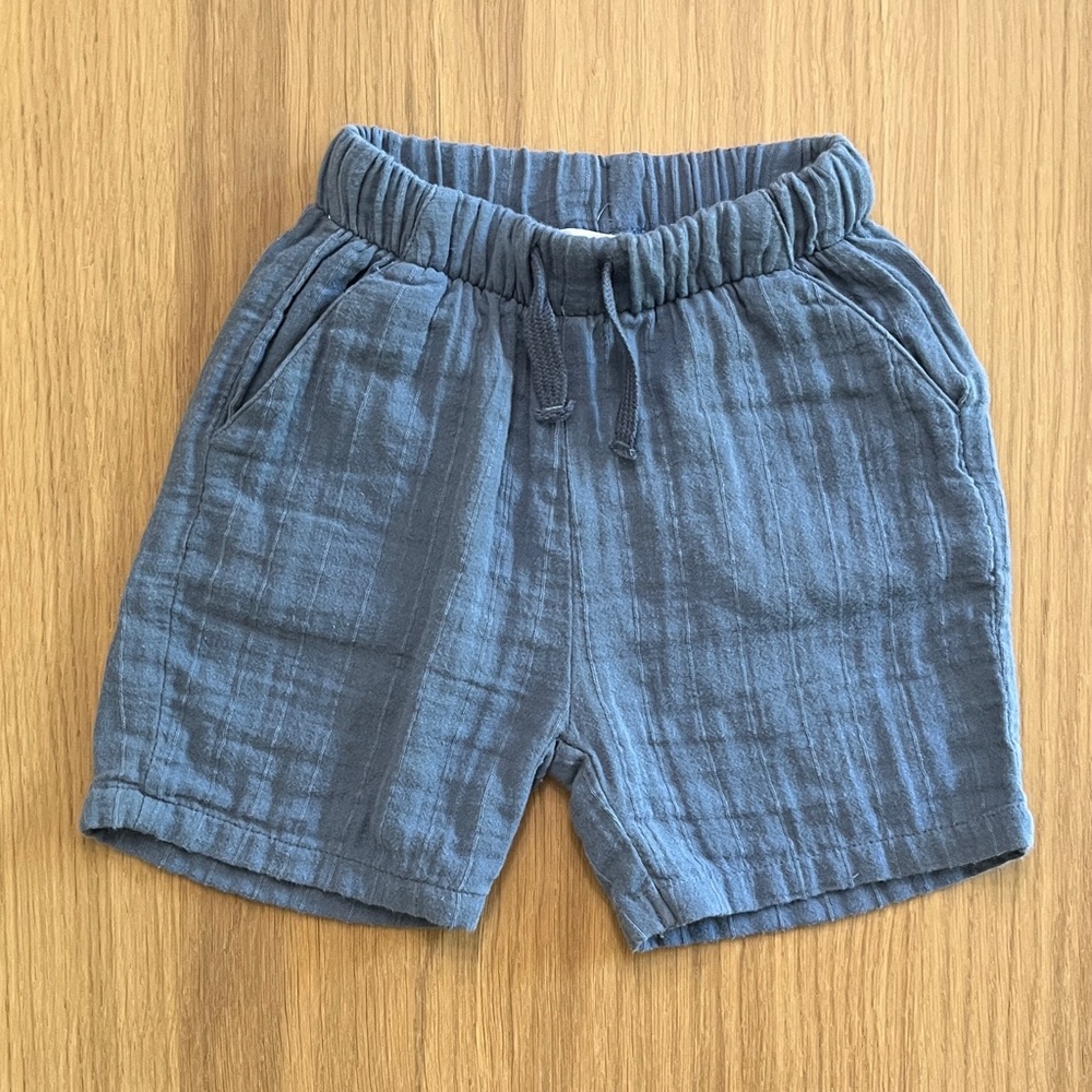 Zara, kid’s 100% cotton lightweight muslin shorts, blue size 5, runs smaller